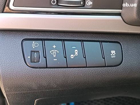 Hyundai Elantra 2017 синий - фото 12