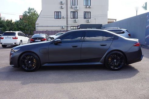 BMW M5 2025 - фото 8