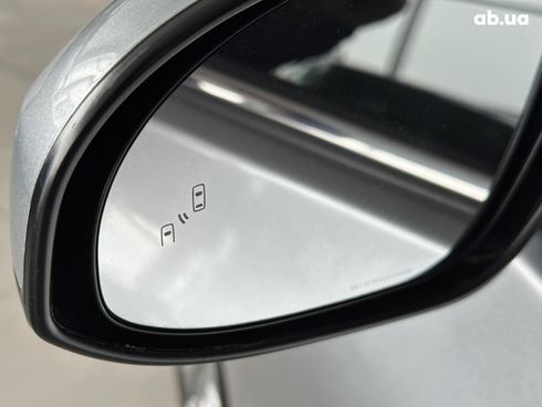 Toyota Camry 2015 серый - фото 11