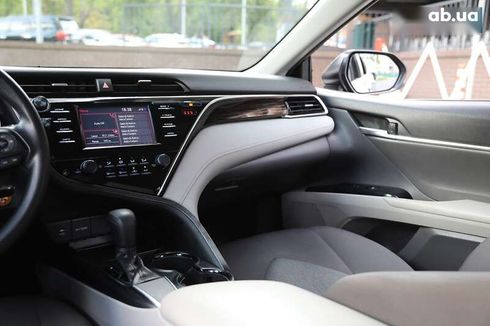Toyota Camry 2018 - фото 14