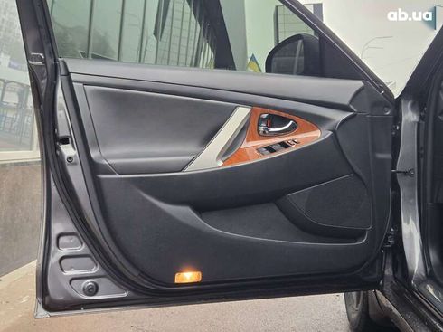 Toyota Camry 2010 - фото 16