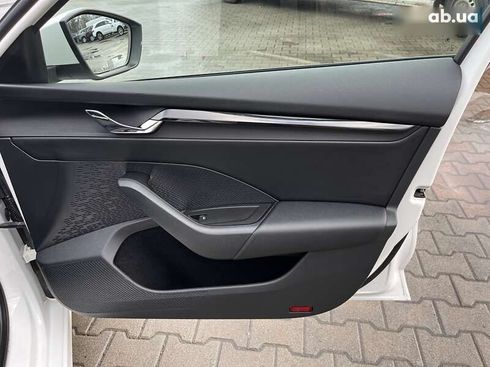 Skoda Octavia 2021 - фото 28