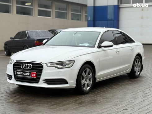 Audi A6 2012 белый - фото 2