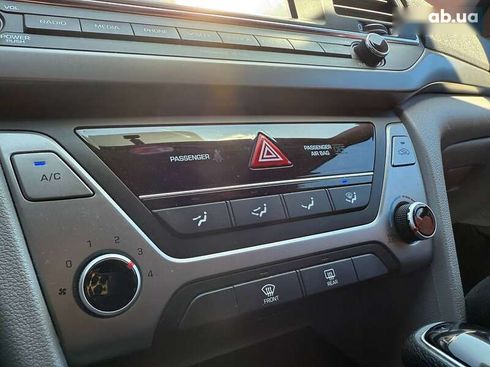 Hyundai Elantra 2016 - фото 25