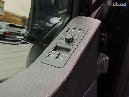 Volkswagen Multivan 2018 - фото 24