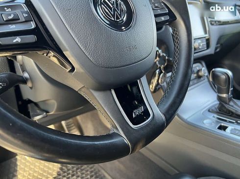 Volkswagen Touareg 2017 - фото 22