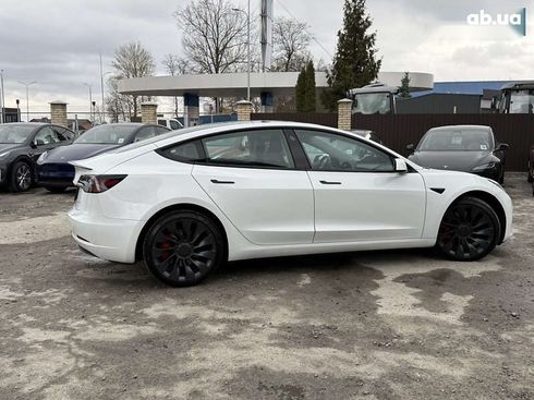 Tesla Model 3 2022 - фото 18