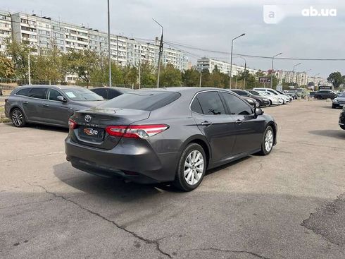 Toyota Camry 2018 - фото 5