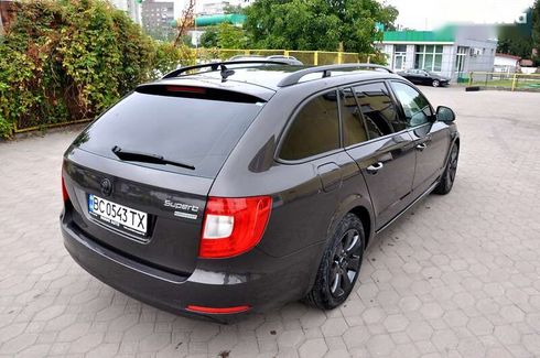 Skoda Superb 2011 - фото 7