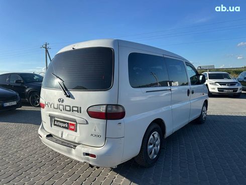 Hyundai H 200 2006 белый - фото 8