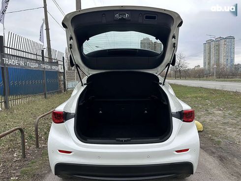 Infiniti Q30 2017 - фото 7