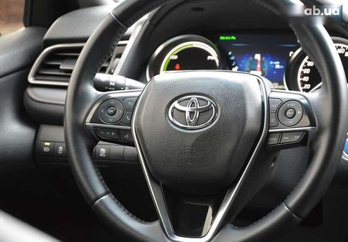 Toyota Camry 2019 - фото 19