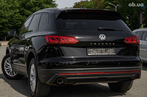Volkswagen Touareg 2018 - фото 13