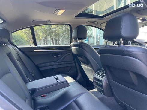 BMW 5 серия 2015 белый - фото 30
