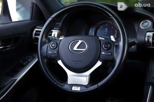 Lexus IS 2016 - фото 13