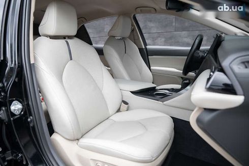 Toyota Camry 2021 - фото 23