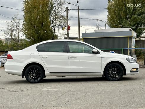 Volkswagen Passat 2013 белый - фото 6