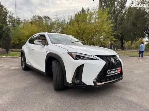 Lexus UX 2018 белый - фото 7