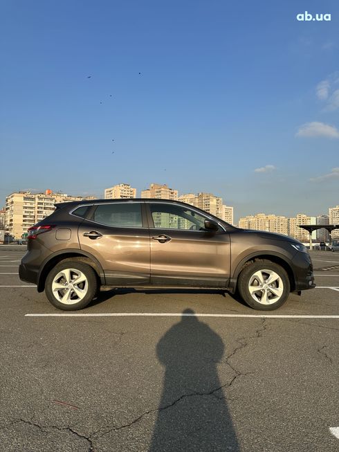 Nissan Qashqai 2018 коричневый - фото 4