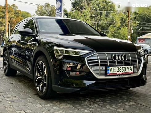 Audi E-Tron 2021 - фото 10