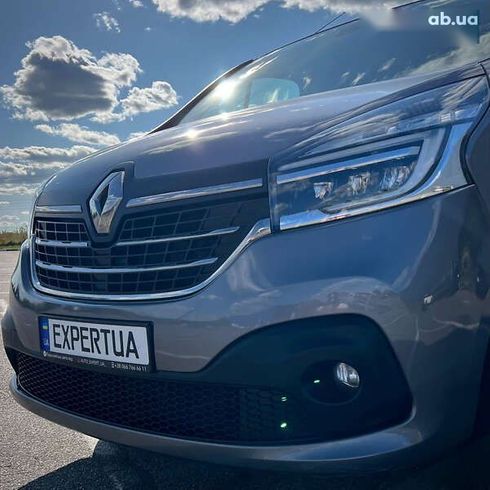Renault Trafic 2019 - фото 9