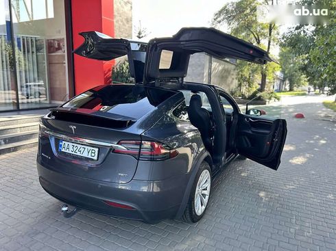 Tesla Model X 2018 - фото 11