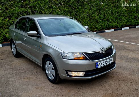 Skoda Rapid 2013 бежевый - фото 3