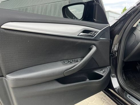 BMW 5 серия 2020 серый - фото 14