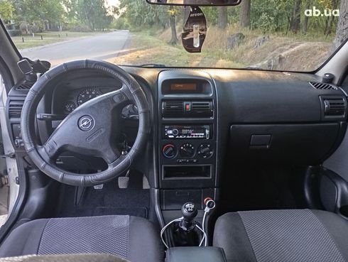 Opel Astra G 2008 серебристый - фото 4