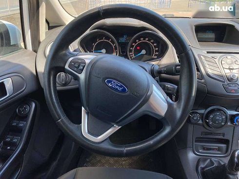 Ford Fiesta 2016 - фото 20