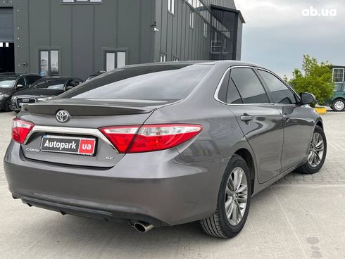 Toyota Camry 2016 серый - фото 14