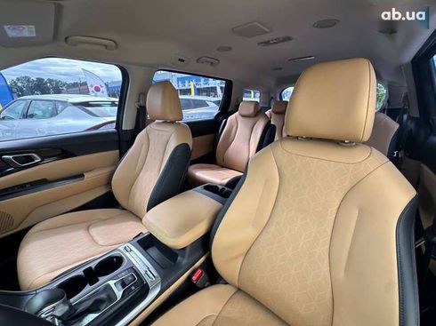 Kia Carnival 2021 - фото 21