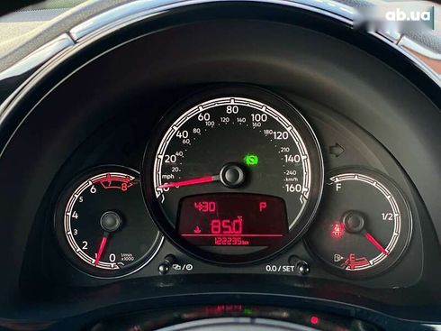 Volkswagen Beetle 2017 - фото 26
