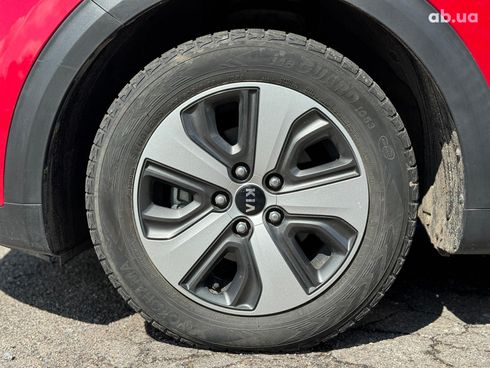 Kia Niro 2017 красный - фото 9