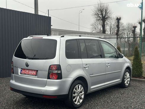 Volkswagen Touran 2010 - фото 20