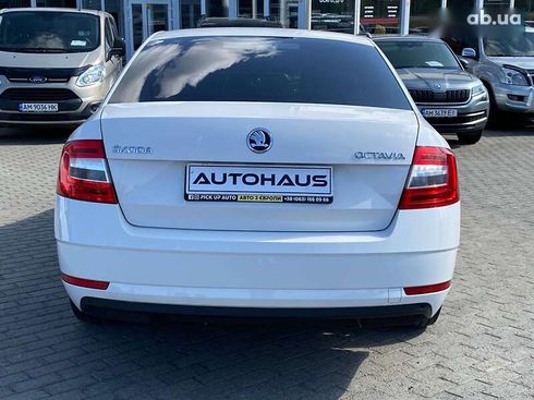 Skoda Octavia 2019 - фото 7