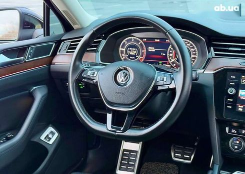 Volkswagen Passat 2018 - фото 28