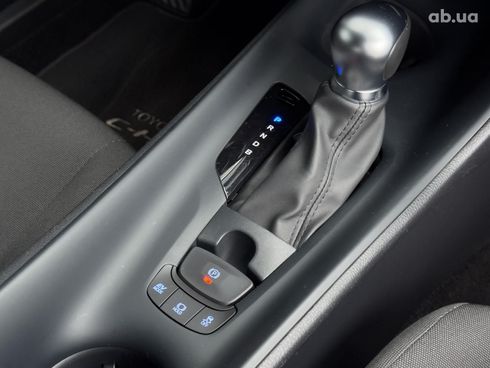 Toyota C-HR 2022 серый - фото 31