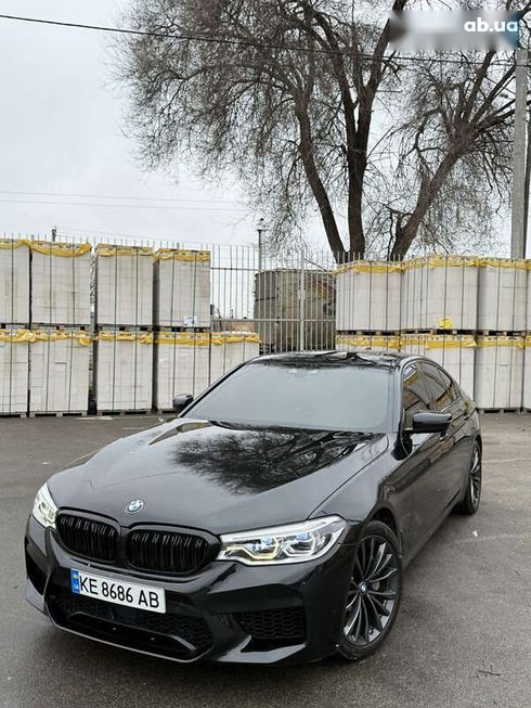 BMW 5 серия 2017 - фото 9