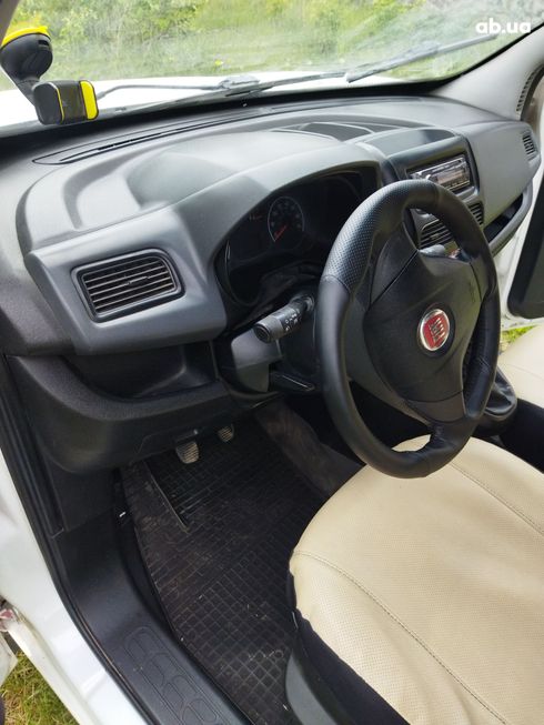 Fiat Doblo 2010 белый - фото 7