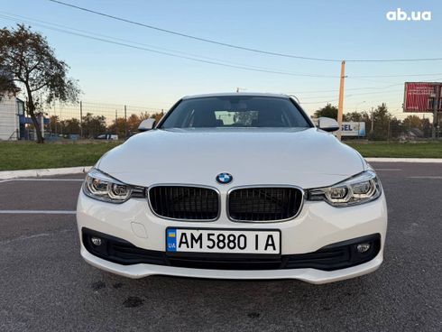 BMW 3 серия 2018 белый - фото 3