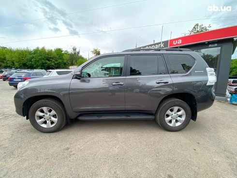 Toyota Land Cruiser Prado 2011 серый - фото 8