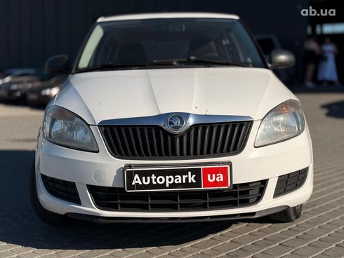 Skoda Fabia 2013 белый - фото 2