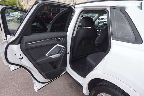 Audi Q3 2023 - фото 24