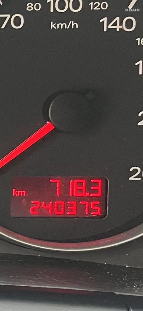 Audi A4 2005 бежевый - фото 15