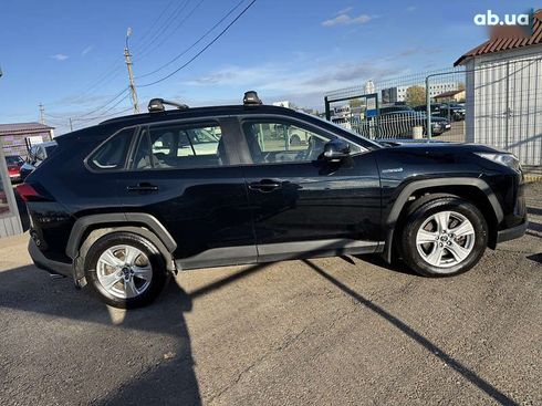 Toyota RAV4 2021 - фото 6