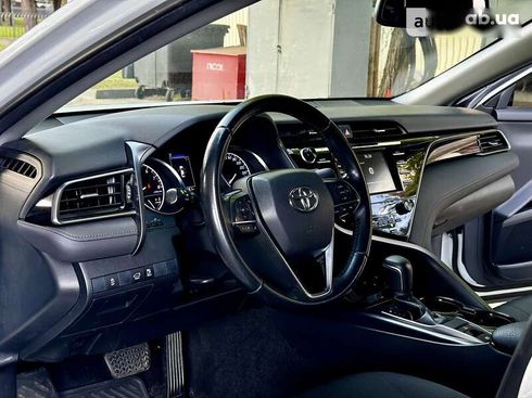 Toyota Camry 2019 - фото 23