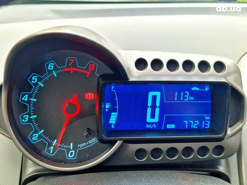 Chevrolet Aveo 2014 синий - фото 7
