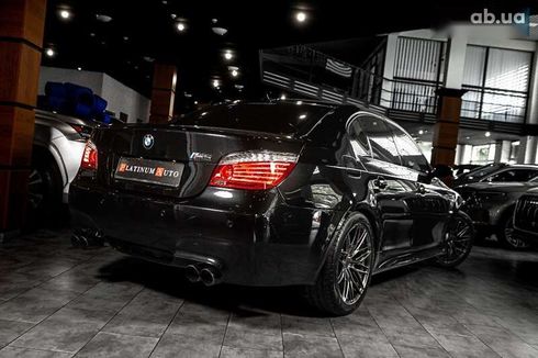 BMW M5 2006 - фото 21