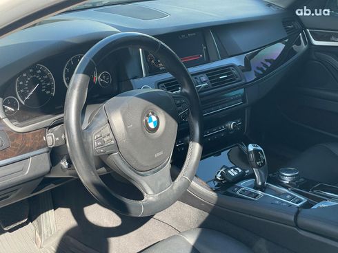 BMW 5 серия 2015 белый - фото 16